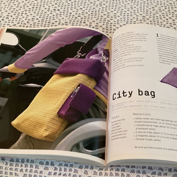 Chic Bags: 22 Handbags, Purses, Totes, and Accessories to Make - Picture 7 of 16